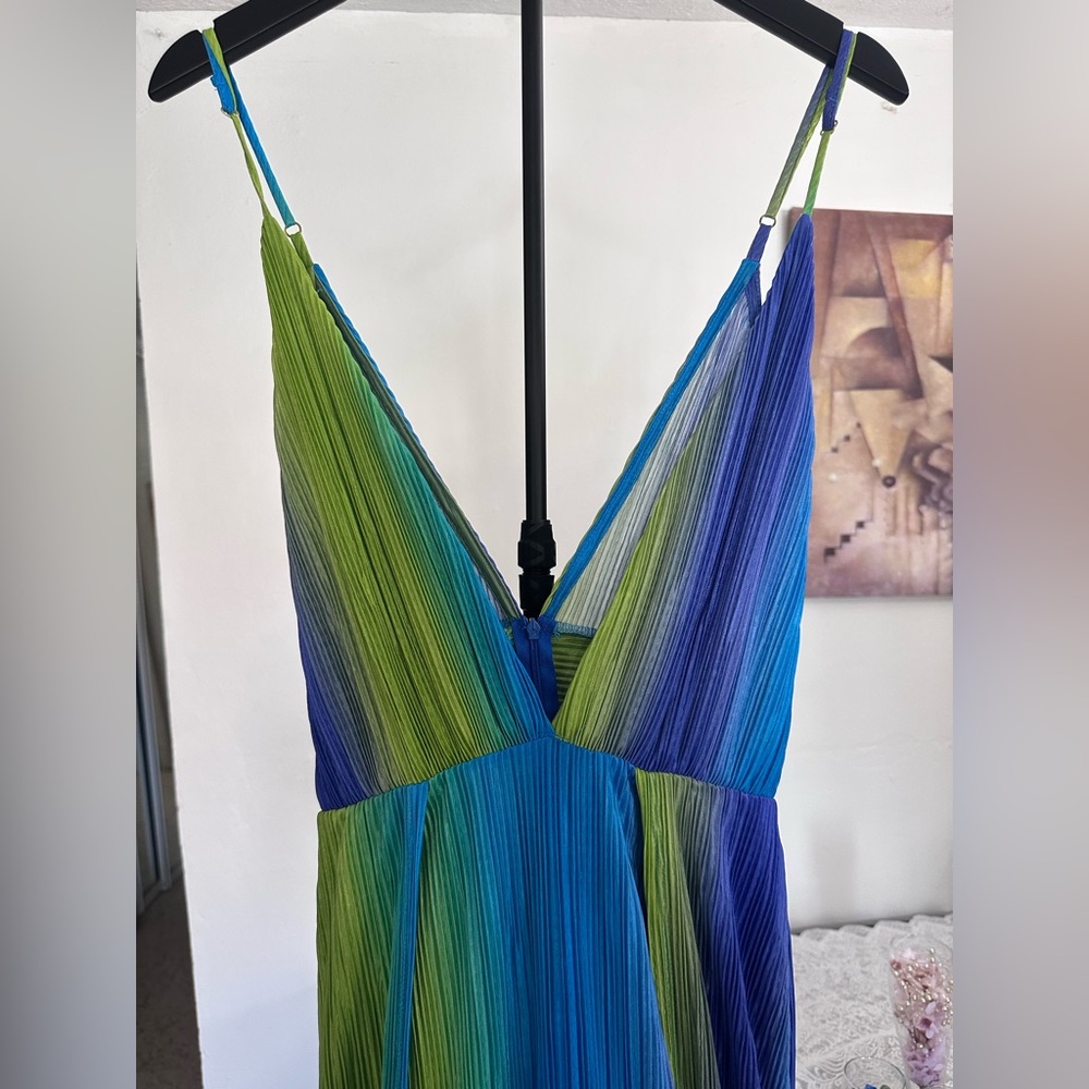Fashion Nova Plisse Blue Green Maxi Dress Size L NWT - Picture 3 of 12
